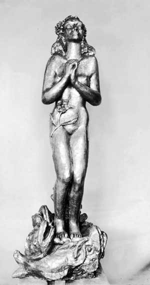 Maria Martins, Yara, 1942, bronze, Philadelphia Museum of Art. Fig. 2. Maria Martins, Yara, 1942, bronze, Philadelphia Museum of Art, purchased with funds contributed by an anonymous donor, 1942-72-1. Image from the personal photograph album of Maria Martins, courtesy of Portia Jones and the Maria Martins Estate