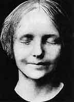 Unidentified photographer: The death mask of L'Inconnue de la Seine, c. 1900.